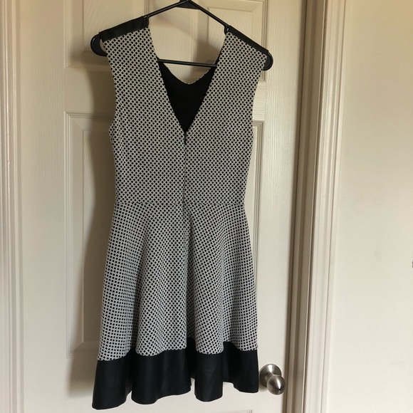 AQUA black and white skater dress - Picture 2 of 3